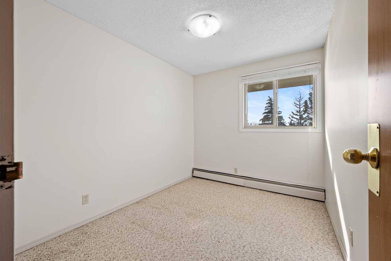 3002 56 AVE #309, Lloydminster, AB T9V 1Z7