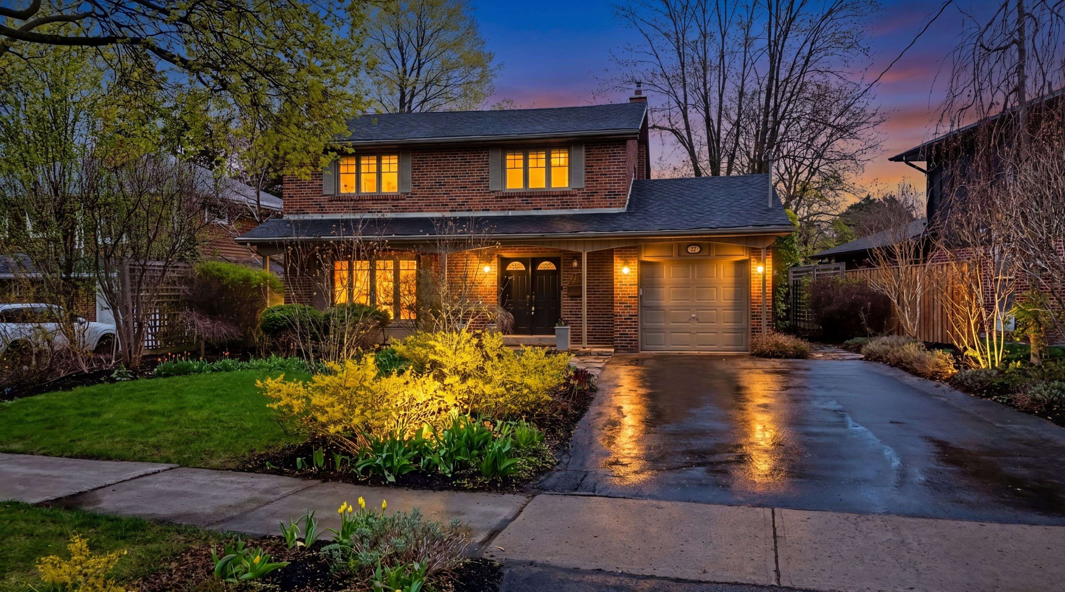 11 Dunlace DR, Toronto C12, ON M2L 2R8