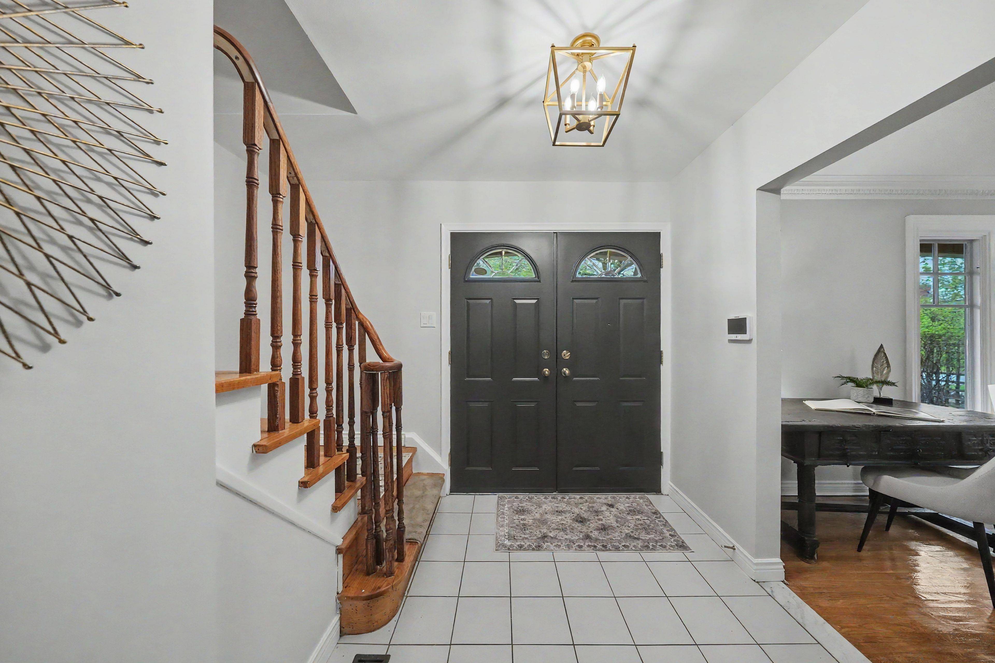 11 Dunlace DR, Toronto C12, ON M2L 2R8
