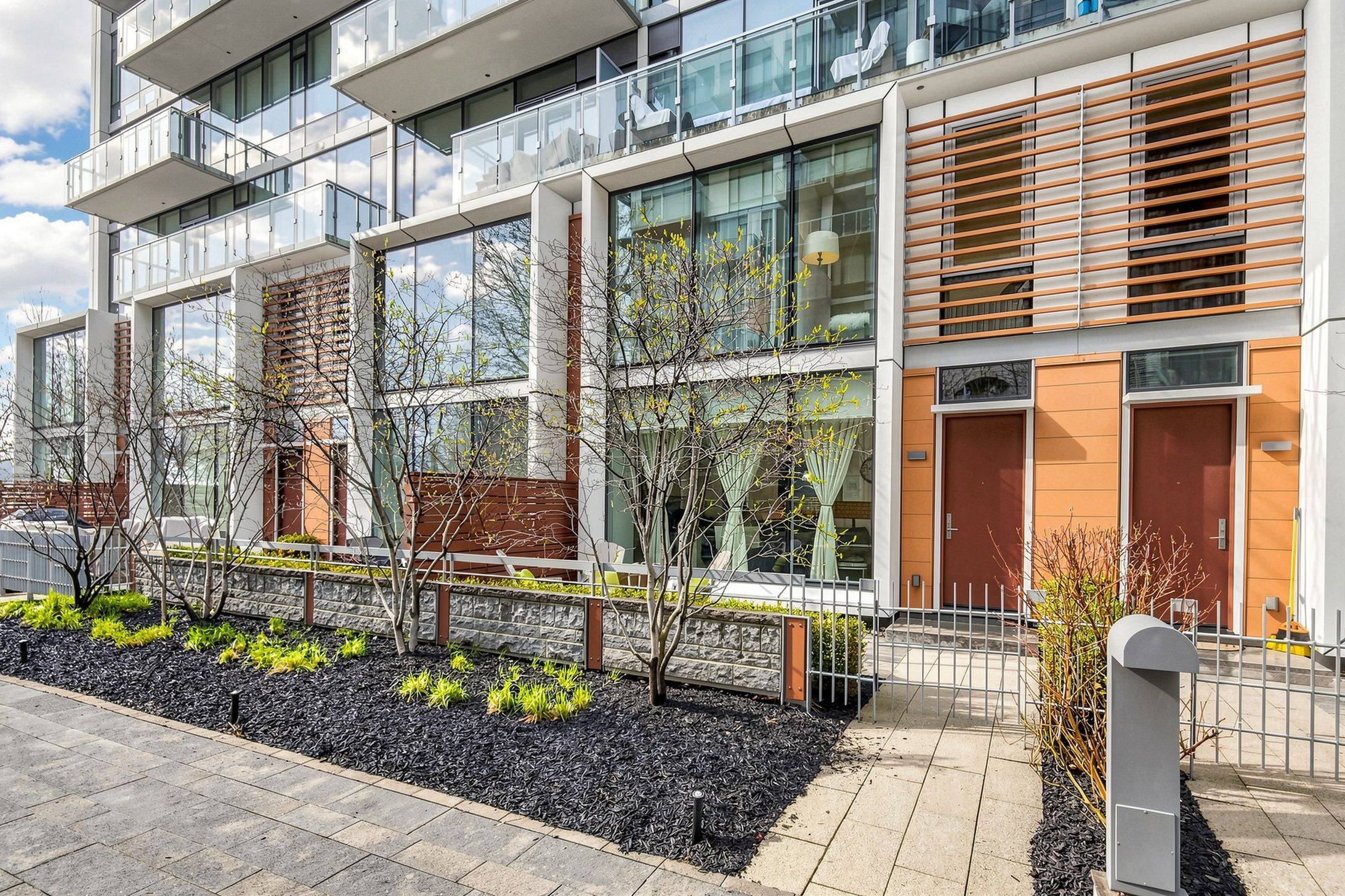 39 Queens Quay E #TH115, Toronto C08, ON M5E 0A5