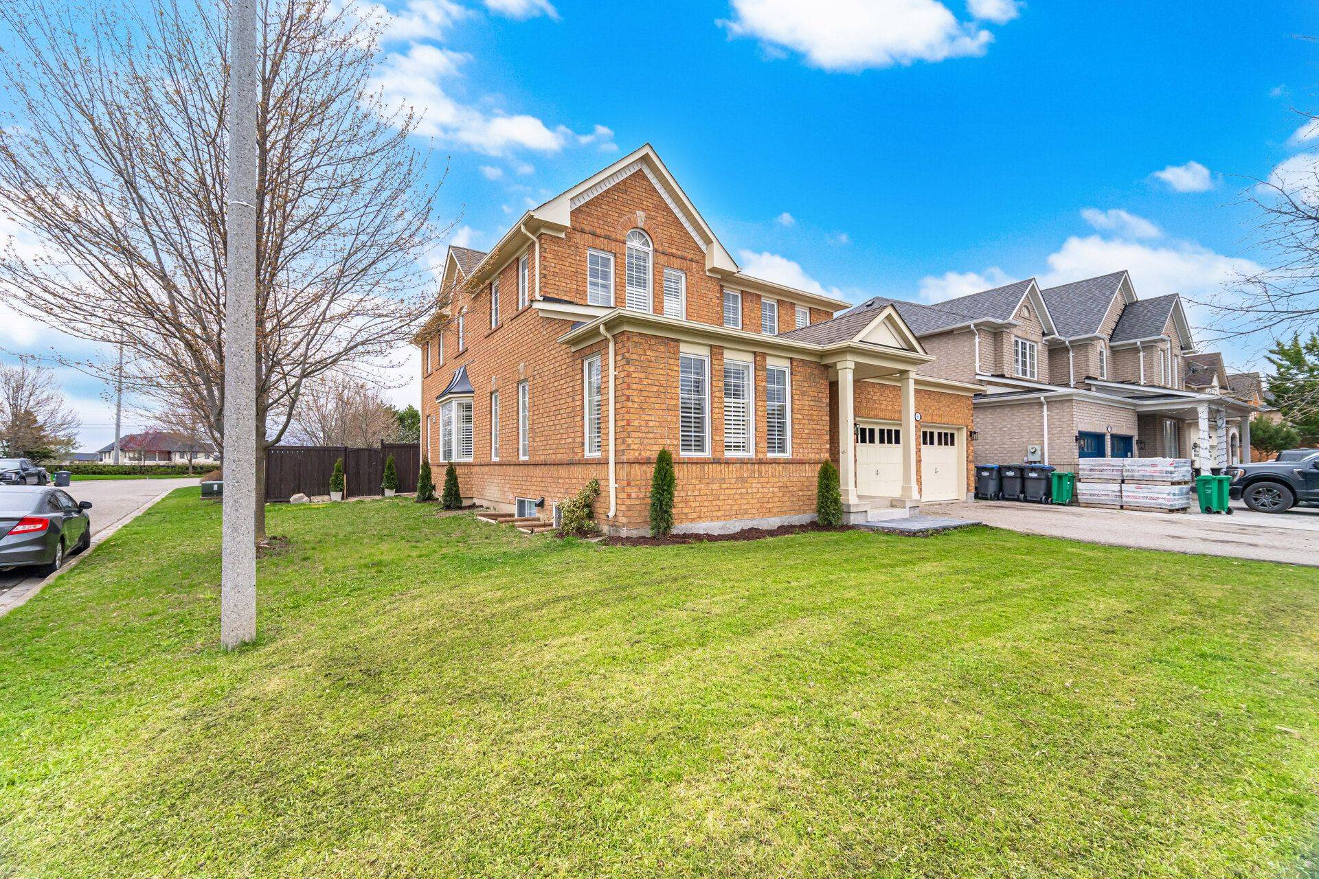 69 Bloomsbury AVE, Brampton, ON L6P 1S6