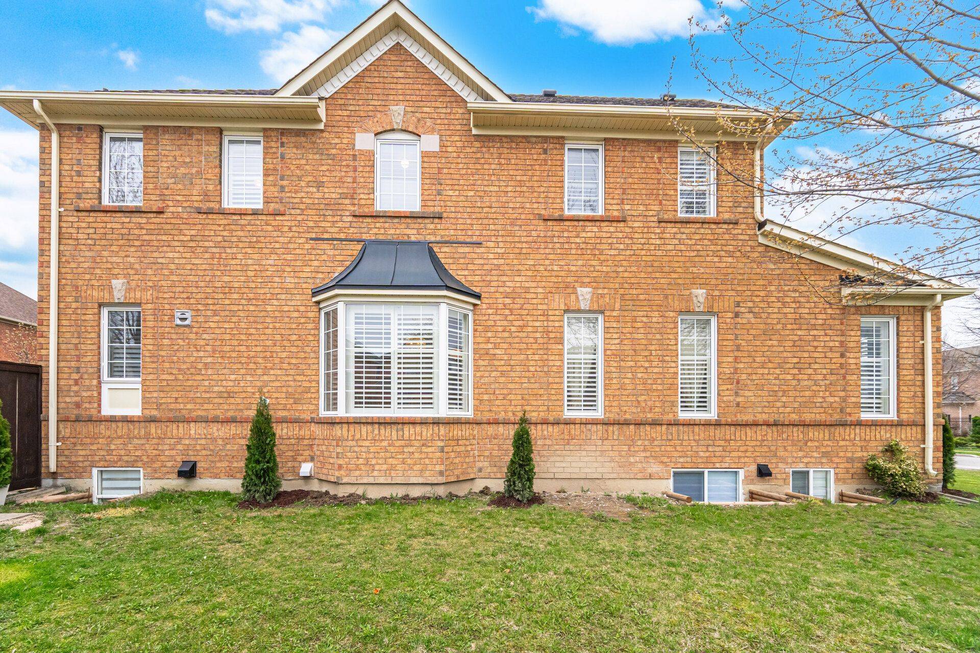 69 Bloomsbury AVE, Brampton, ON L6P 1S6