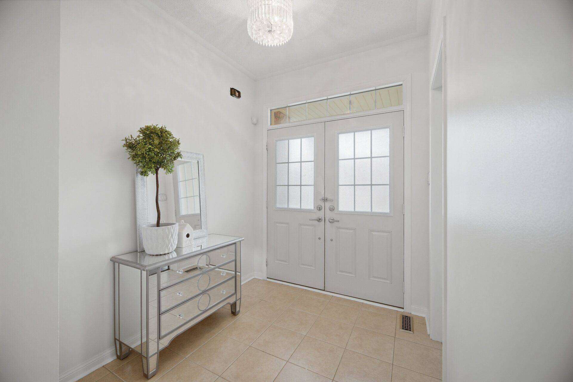 69 Bloomsbury AVE, Brampton, ON L6P 1S6