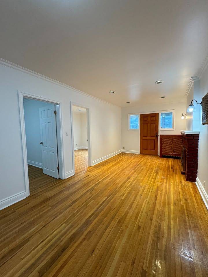 39 Rosethorn AVE #Main, Toronto W03, ON M6N 3K7