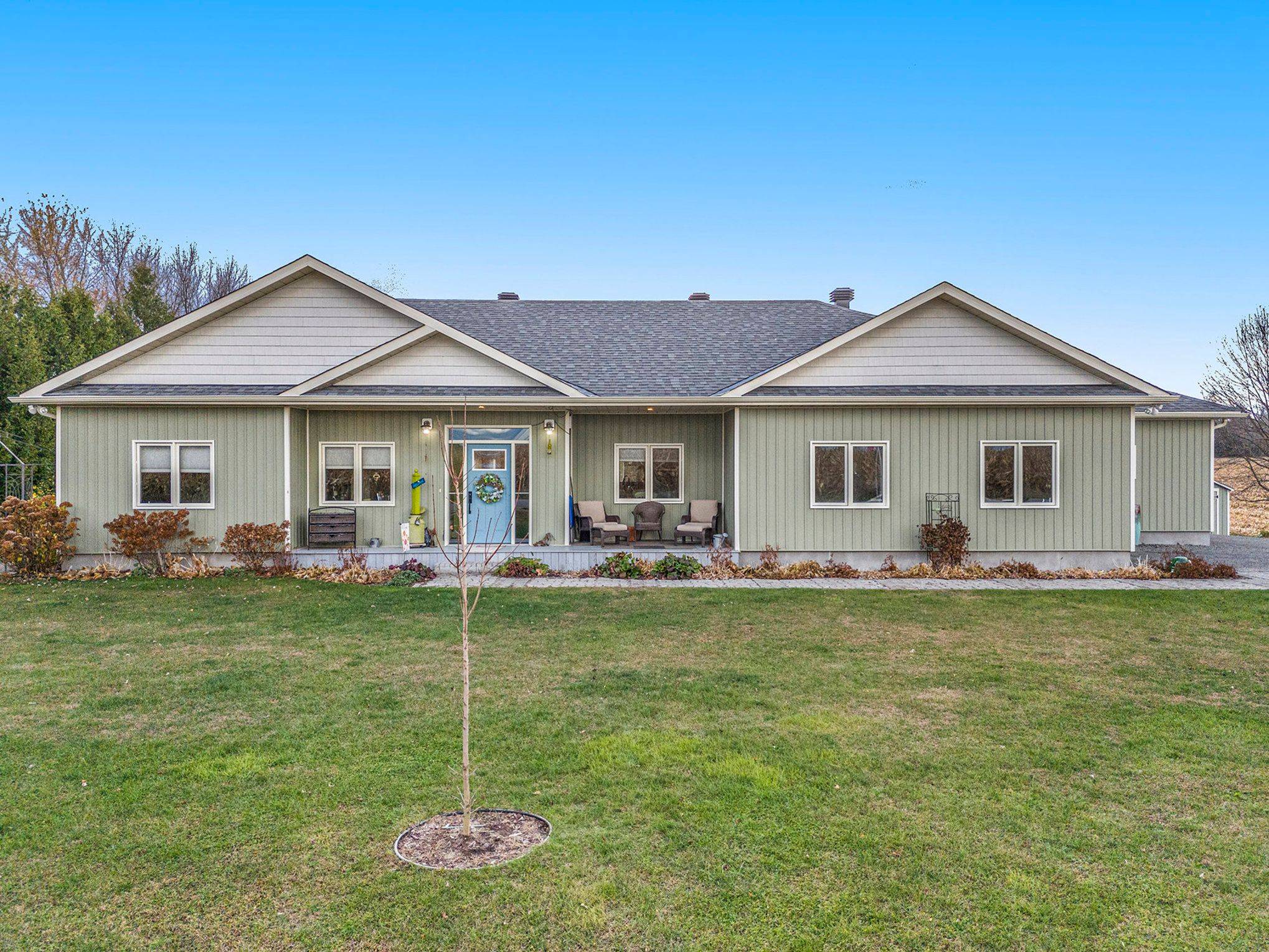 100 SUMMERS RD, Rideau Lakes, ON K0G 1E0