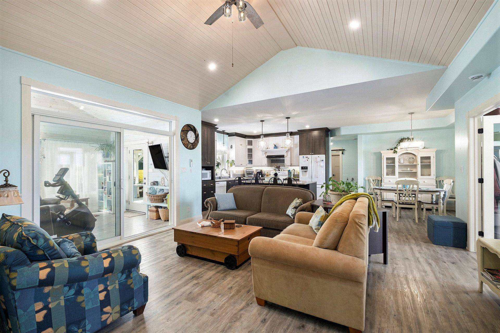 100 SUMMERS RD, Rideau Lakes, ON K0G 1E0