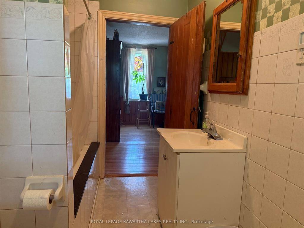 5 Government Dock RD, Kawartha Lakes, ON K0M 1K0