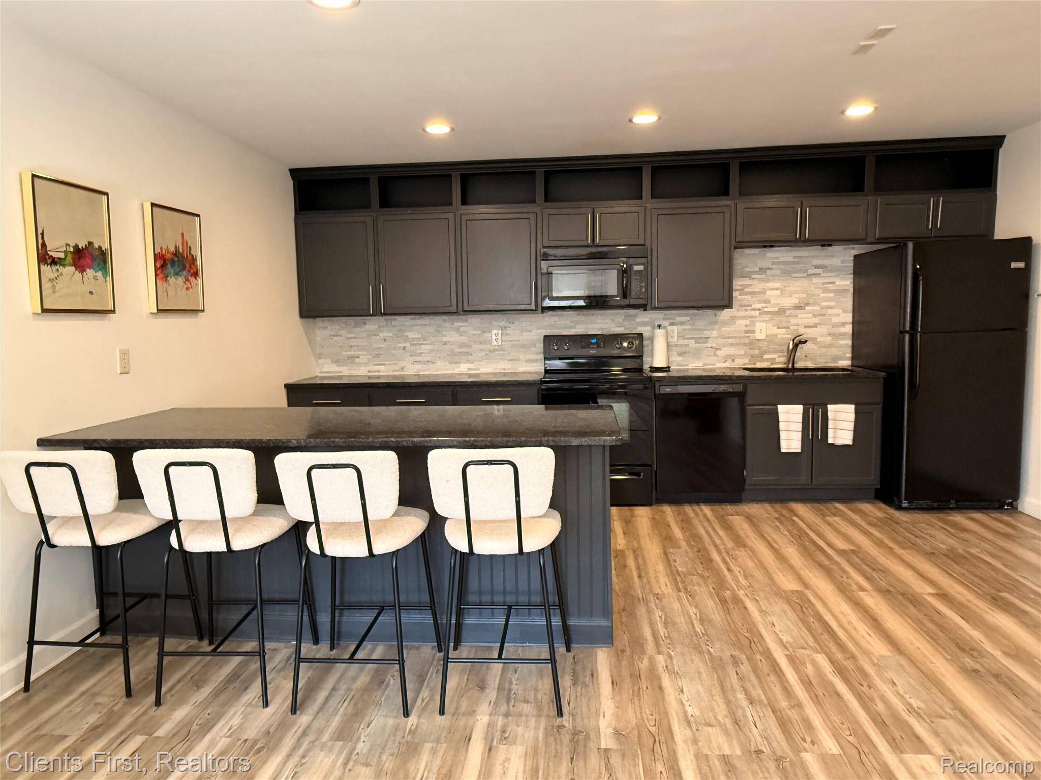 675 RANDOLPH ST #206, Northville, MI 48167