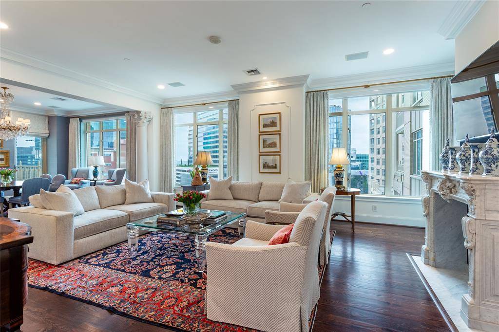 2525 N PEARL Street #1004, Dallas, TX 75201