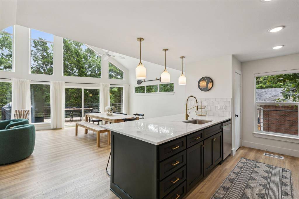 5336 Point La Vista Road, Malakoff, TX 75148