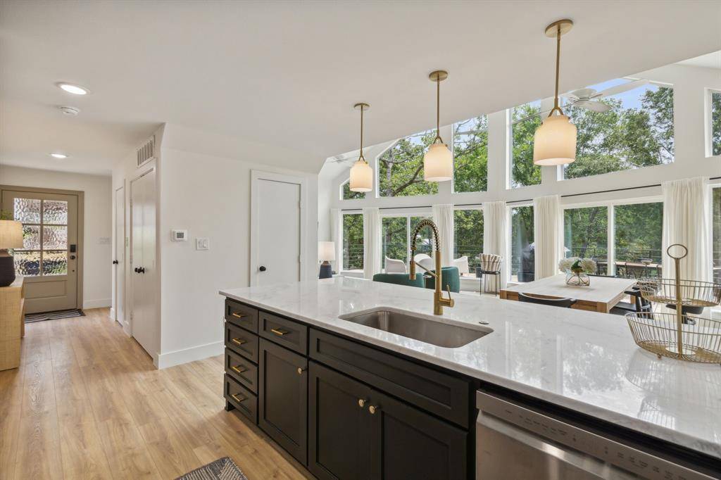 5336 Point La Vista Road, Malakoff, TX 75148