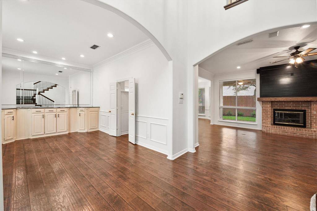 2 Treewood Court, Mansfield, TX 76063