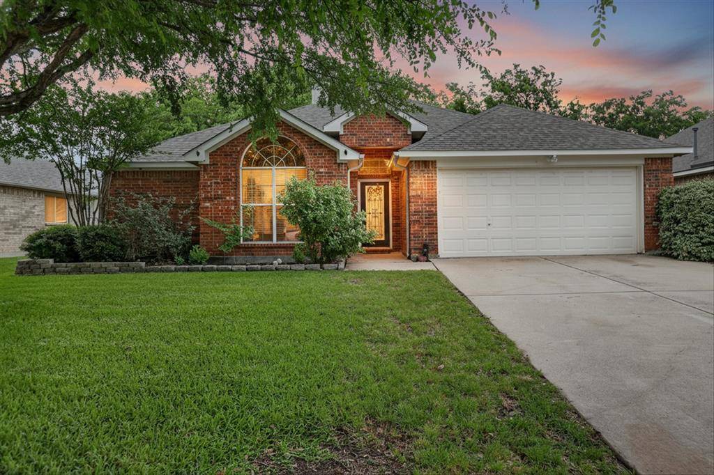 924 Chestnut Lane, Saginaw, TX 76179