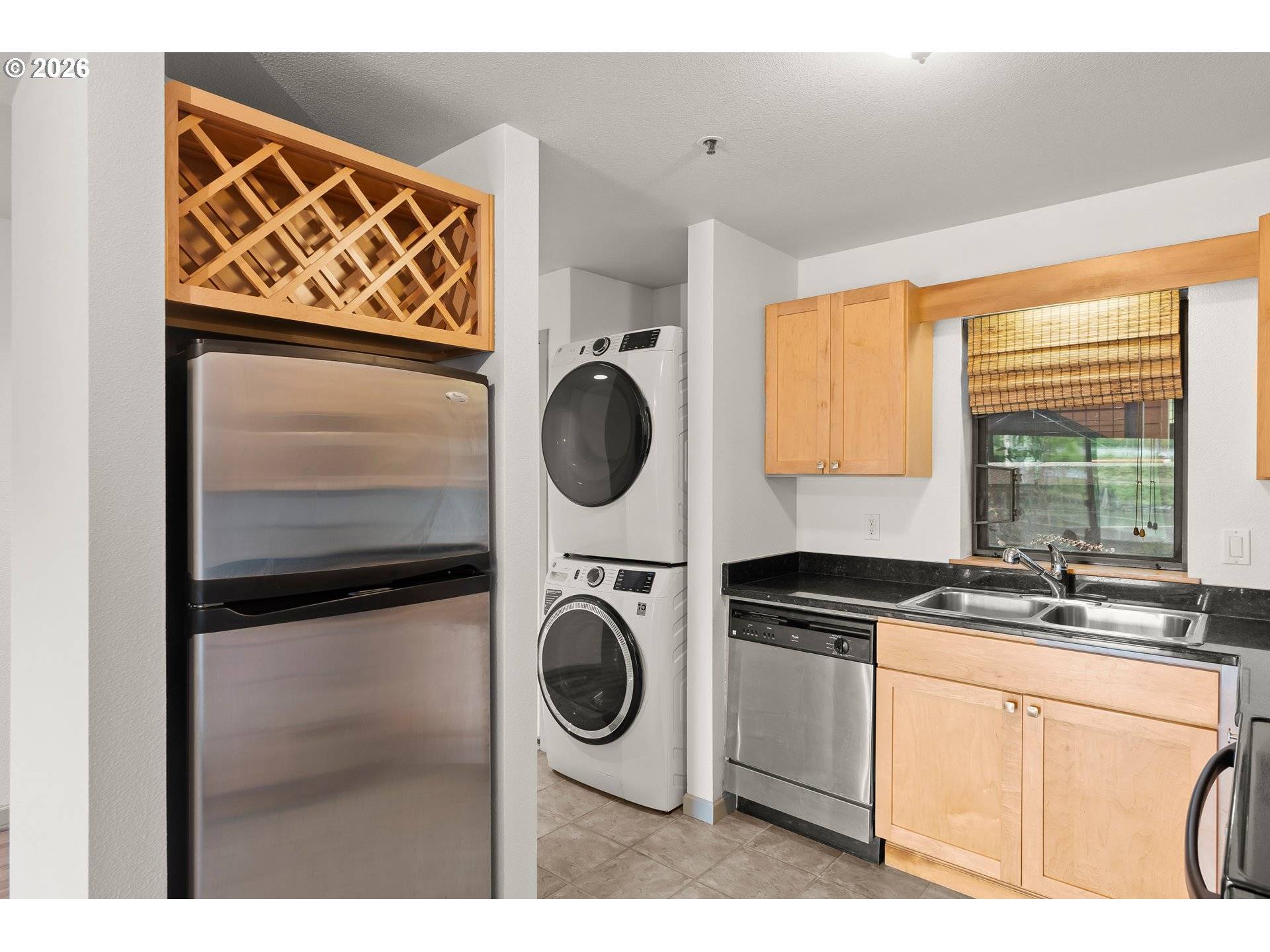 810 NW NAITO PKWY #F11, Portland, OR 97209