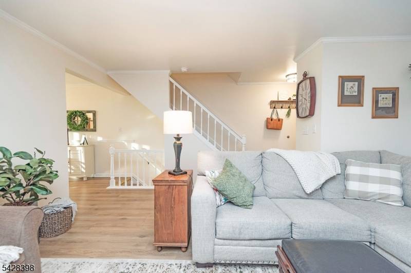 57 Oriole Dr, Allamuchy Twp., NJ 07840