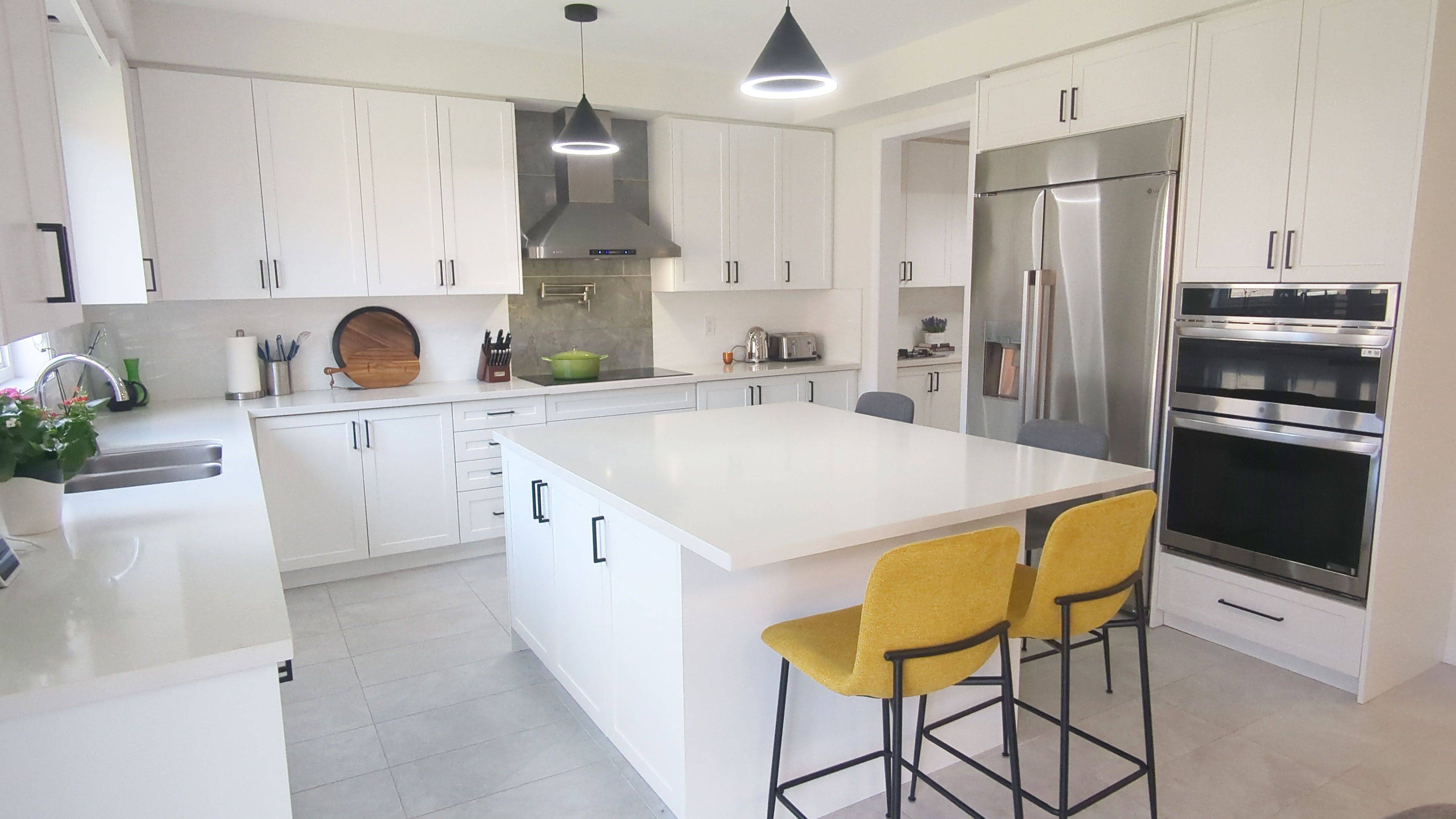 243 CENTRE ST, Clearview, ON L0M 1S0