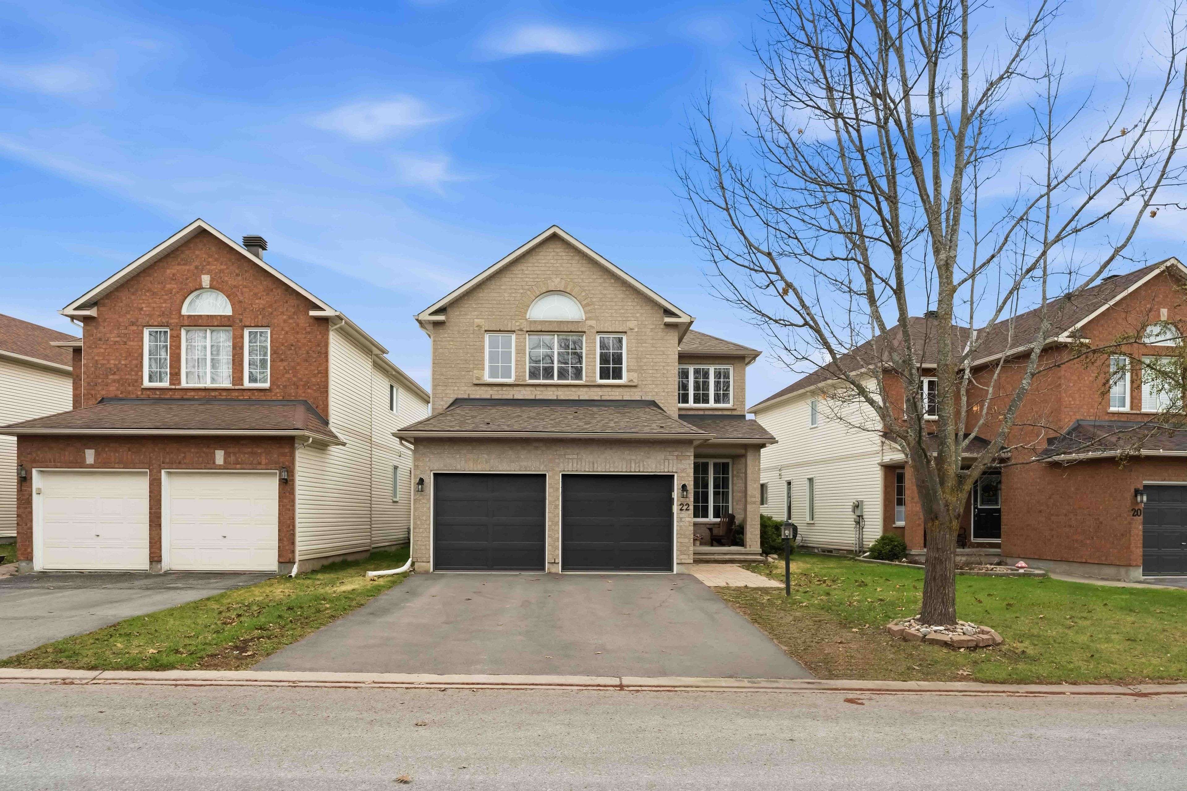 22 Oak Grove ST, Barrhaven, ON K2G 6R4