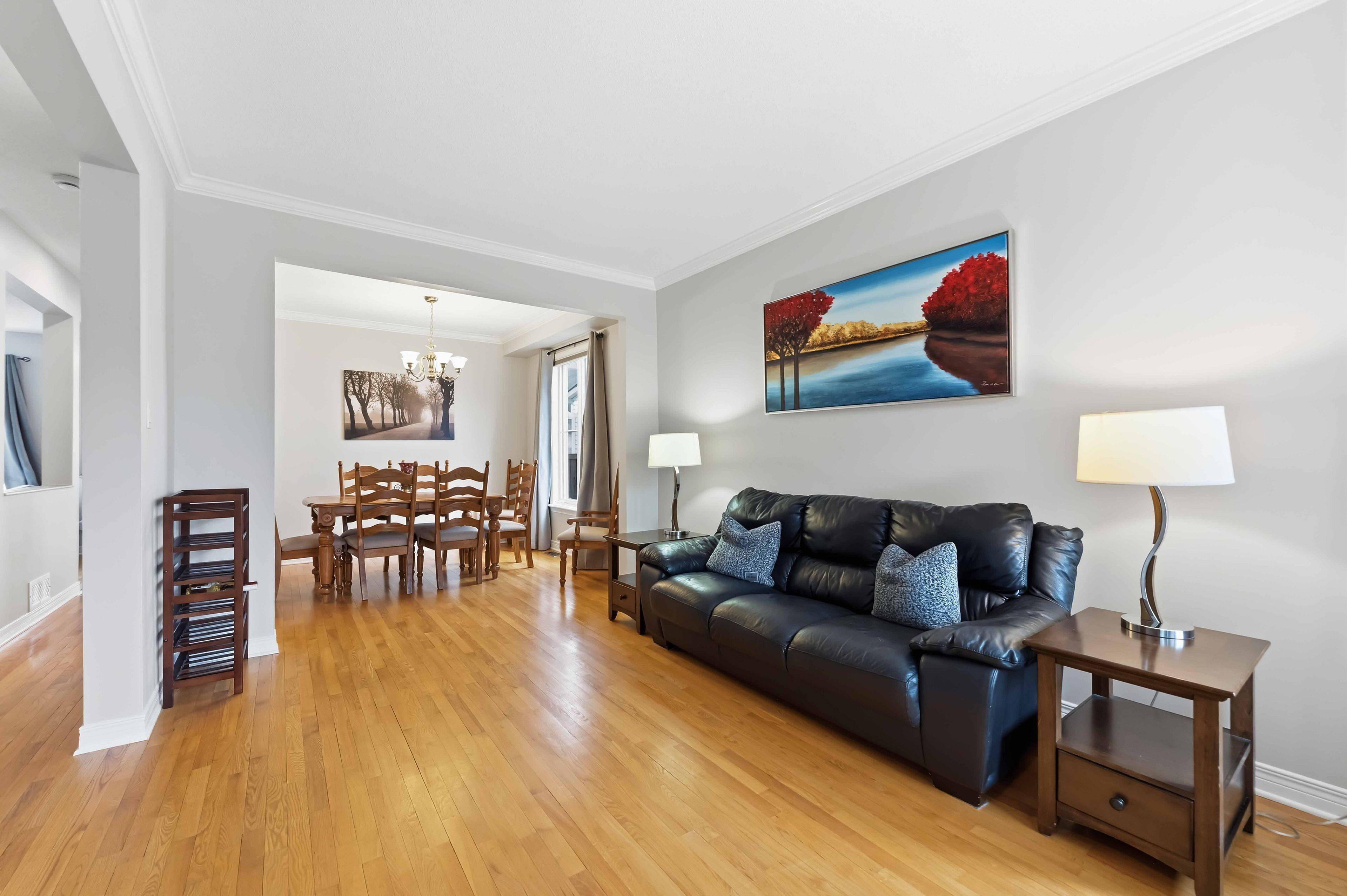 22 Oak Grove ST, Barrhaven, ON K2G 6R4