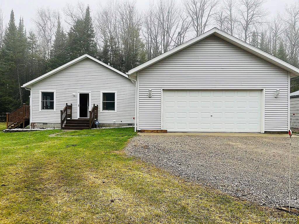 1761 E Lake CIR, Mitchell Township, MI 48705