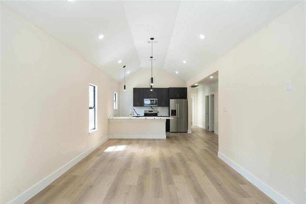 643 Rayenell Avenue, Dallas, TX 75217