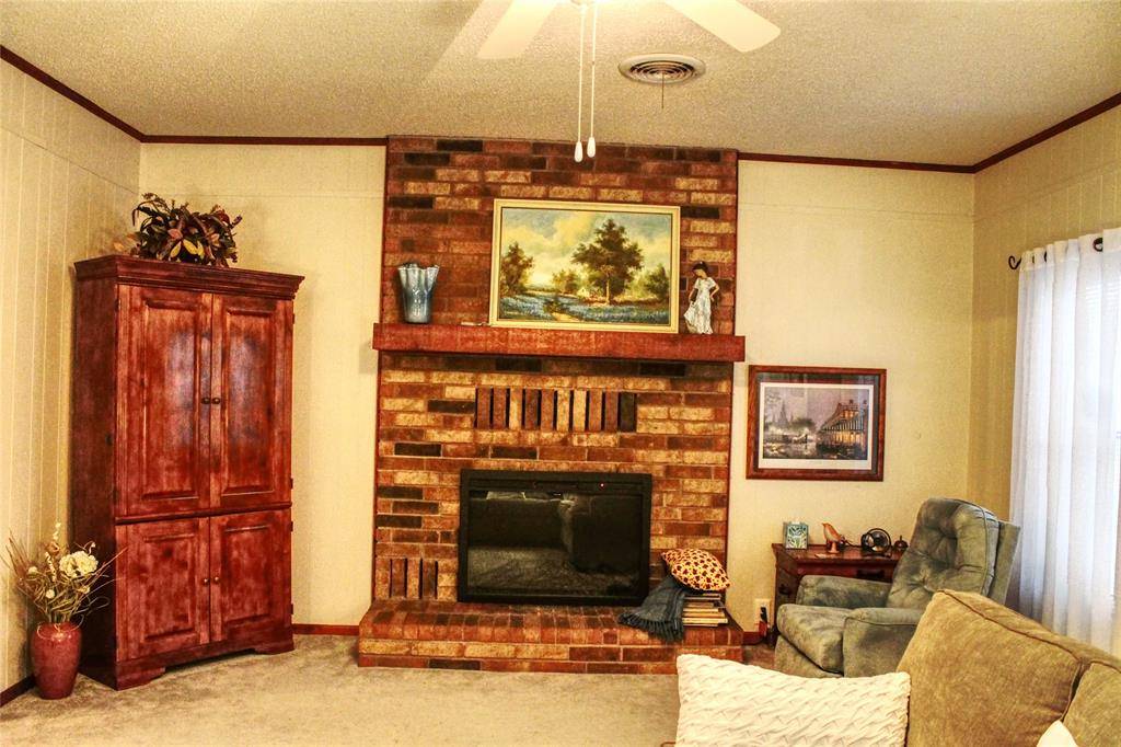 132 N Jacobs Street, Albany, TX 76430