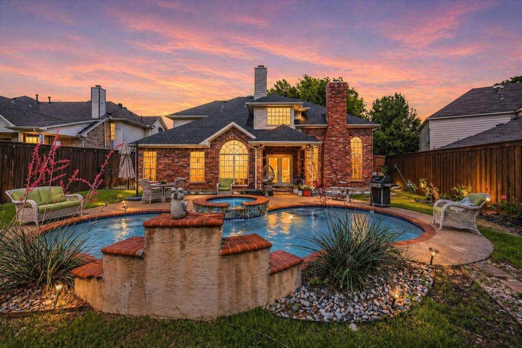 1910 Paloma Way, Arlington, TX 76006