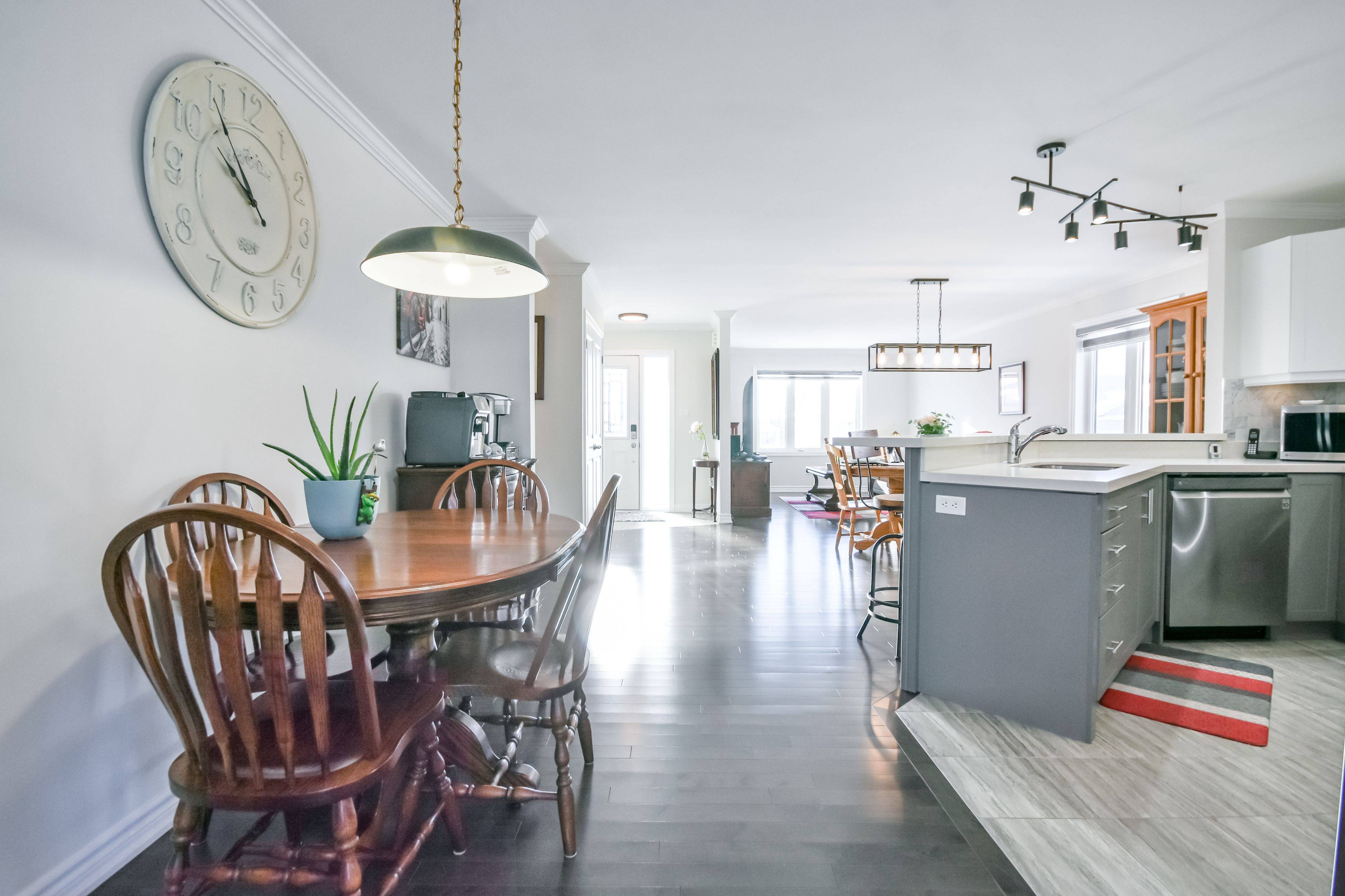 10 Sinclair CRES, Ramara, ON L3V 8K1
