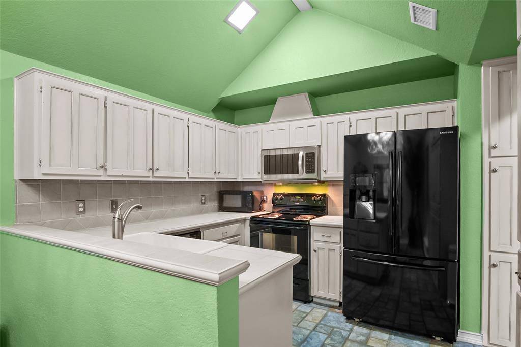 4922 Canberra Lane, Arlington, TX 76017