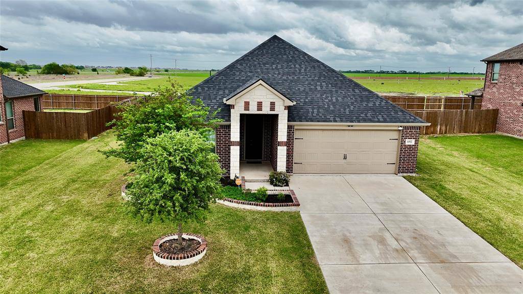 692 Avalon Drive, Waxahachie, TX 75165