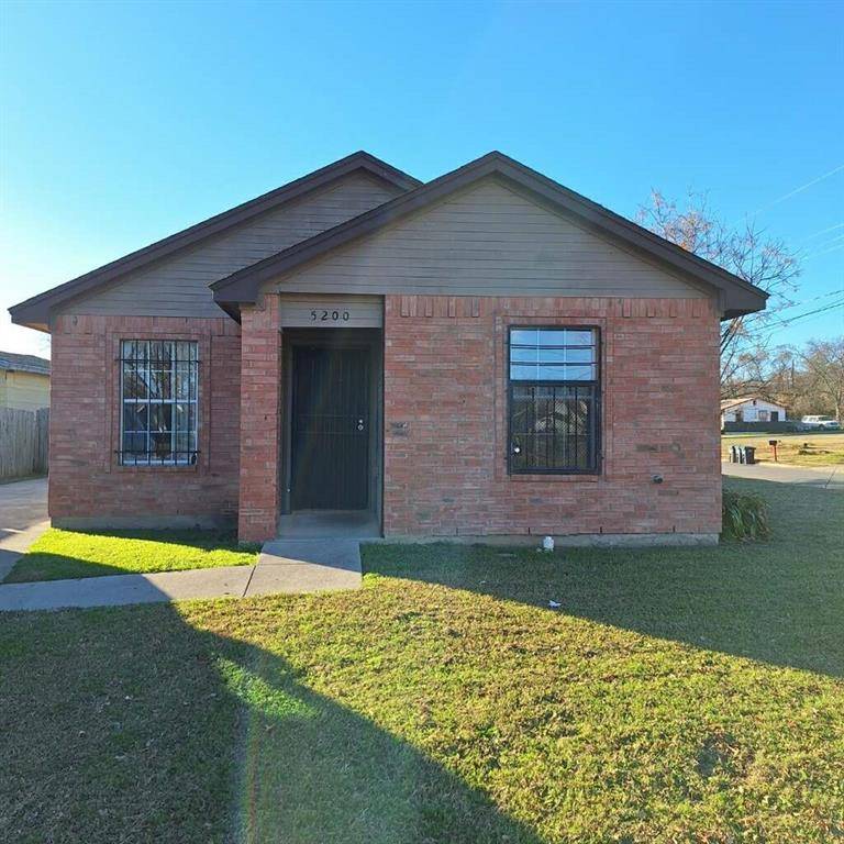 5200 Carol Avenue, Fort Worth, TX 76105