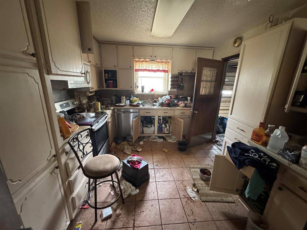 5633 Macdougall Drive, Haltom City, TX 76148