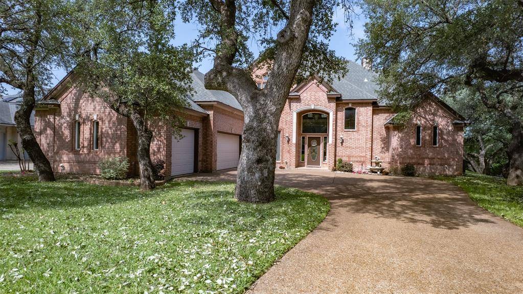 9313 Dosier Cove W, Fort Worth, TX 76179