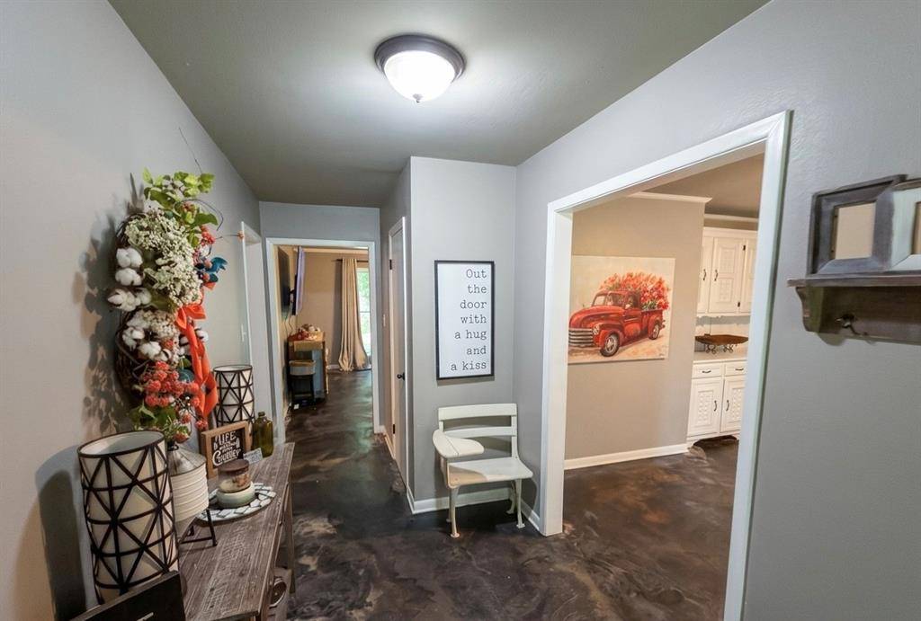 4312 Circle Square Drive, Mooringsport, LA 71060