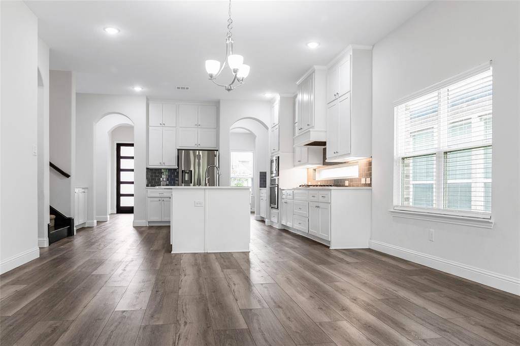 12569 Royal Oaks Lane, Farmers Branch, TX 75234