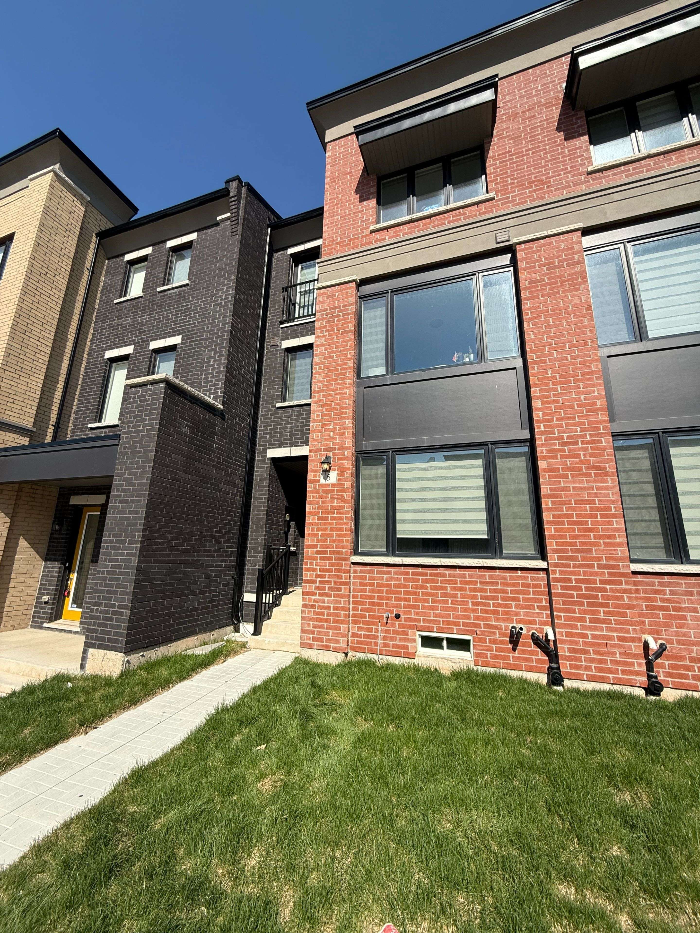 5 Marvin AVE, Oakville, ON L6H 0Z6