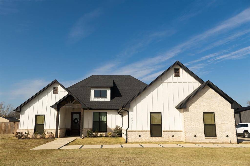 12432 Maplewood Drive, Lindale, TX 75771