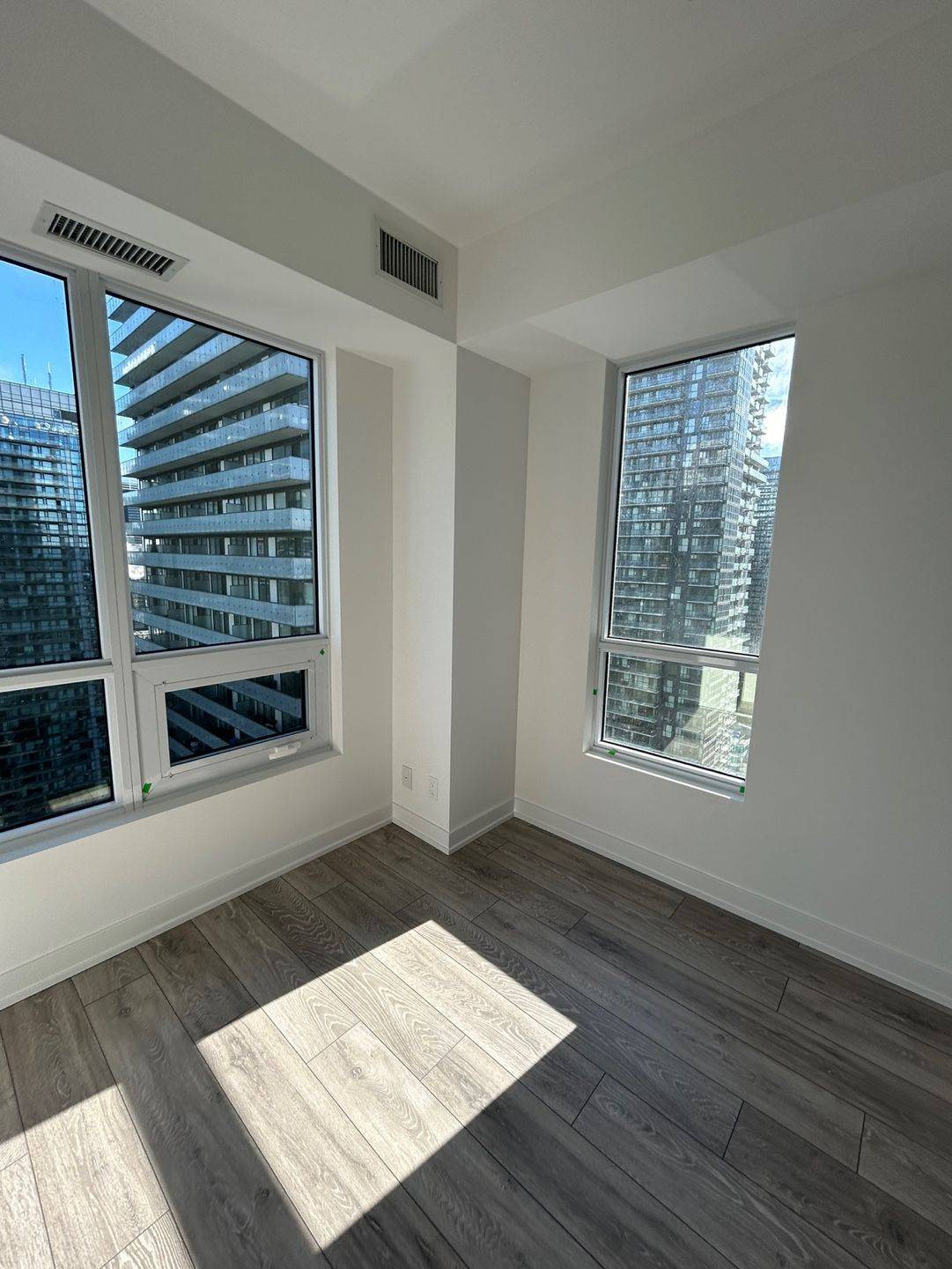 108 Peter ST #3605, Toronto C01, ON M5V 2G7