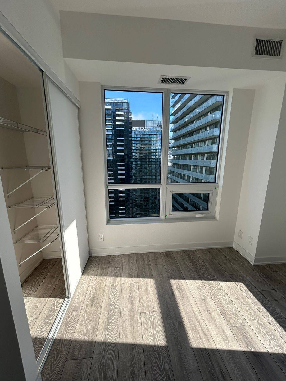 108 Peter ST #3605, Toronto C01, ON M5V 2G7
