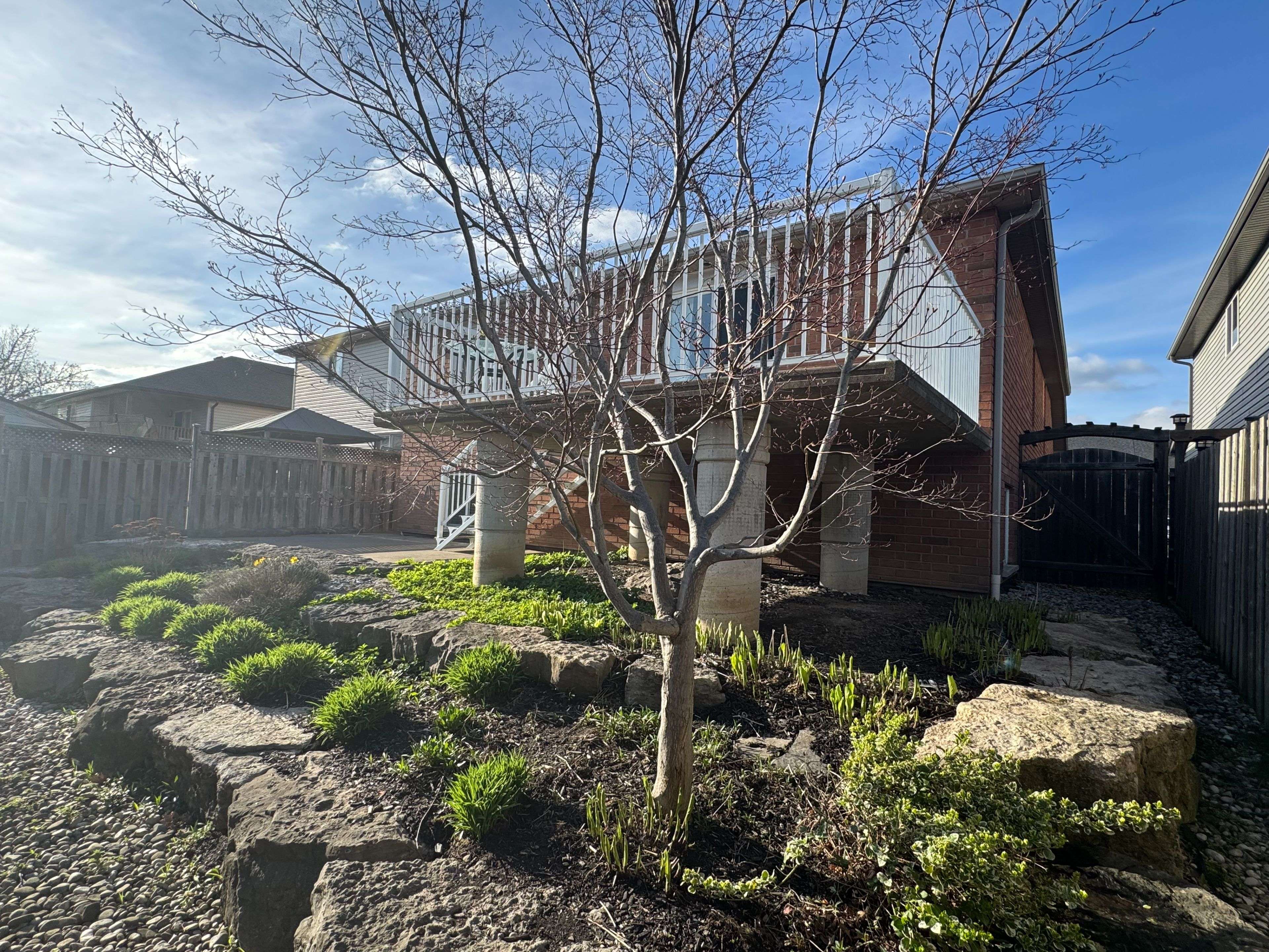 412 Autumn CRES, Welland, ON L3C 7J9