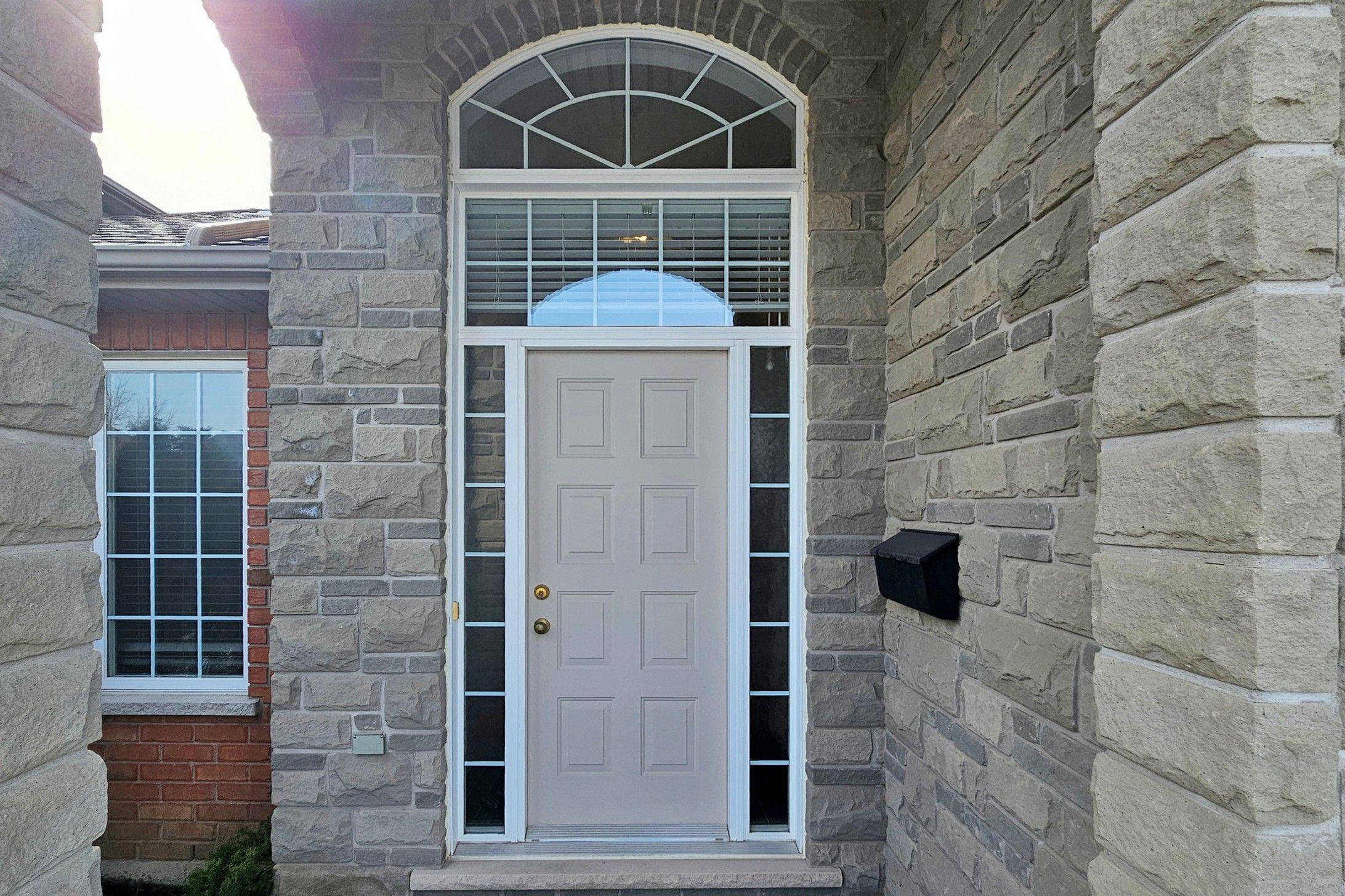 412 Autumn CRES, Welland, ON L3C 7J9
