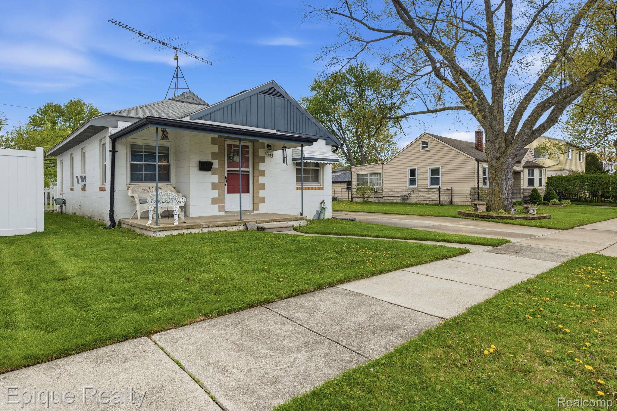 22449 California ST, Stclairshorescity_macomb, MI 48080