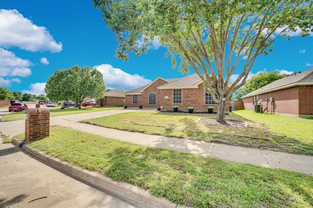 313 Shadow Bend Drive, Red Oak, TX 75154