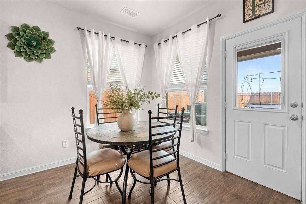 142 Wagon Mound, Waxahachie, TX 75167