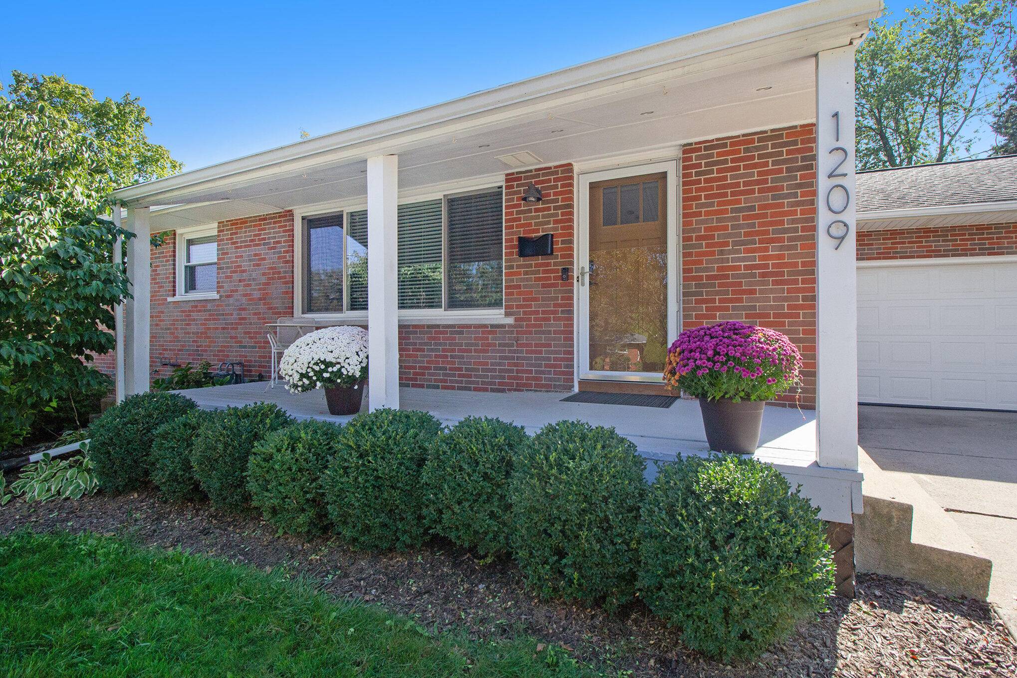 1209 Clague AVE, Annarborcity_washtenaw, MI 48103
