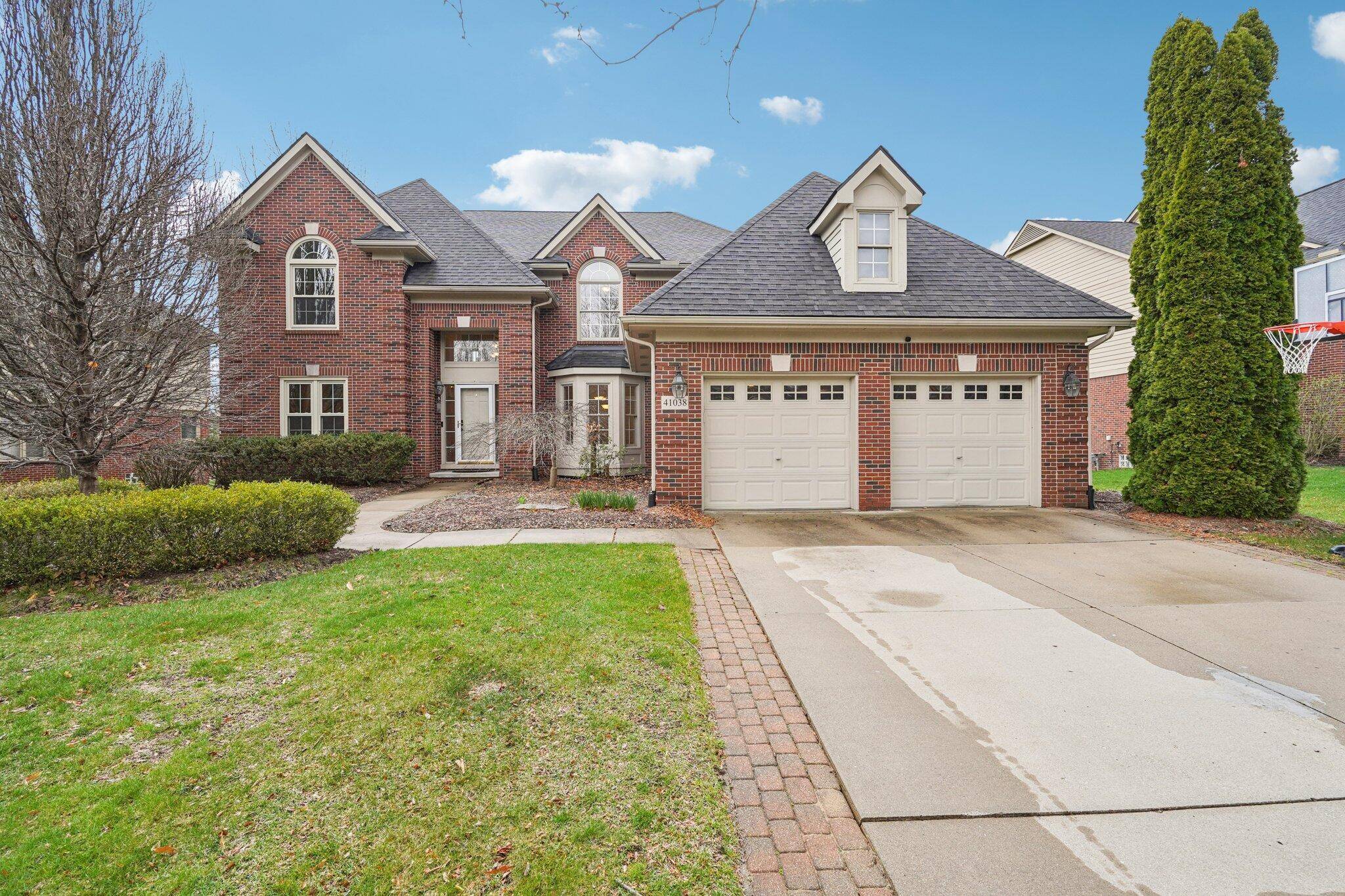 41038 Scarborough LN, Novi City, MI 48375