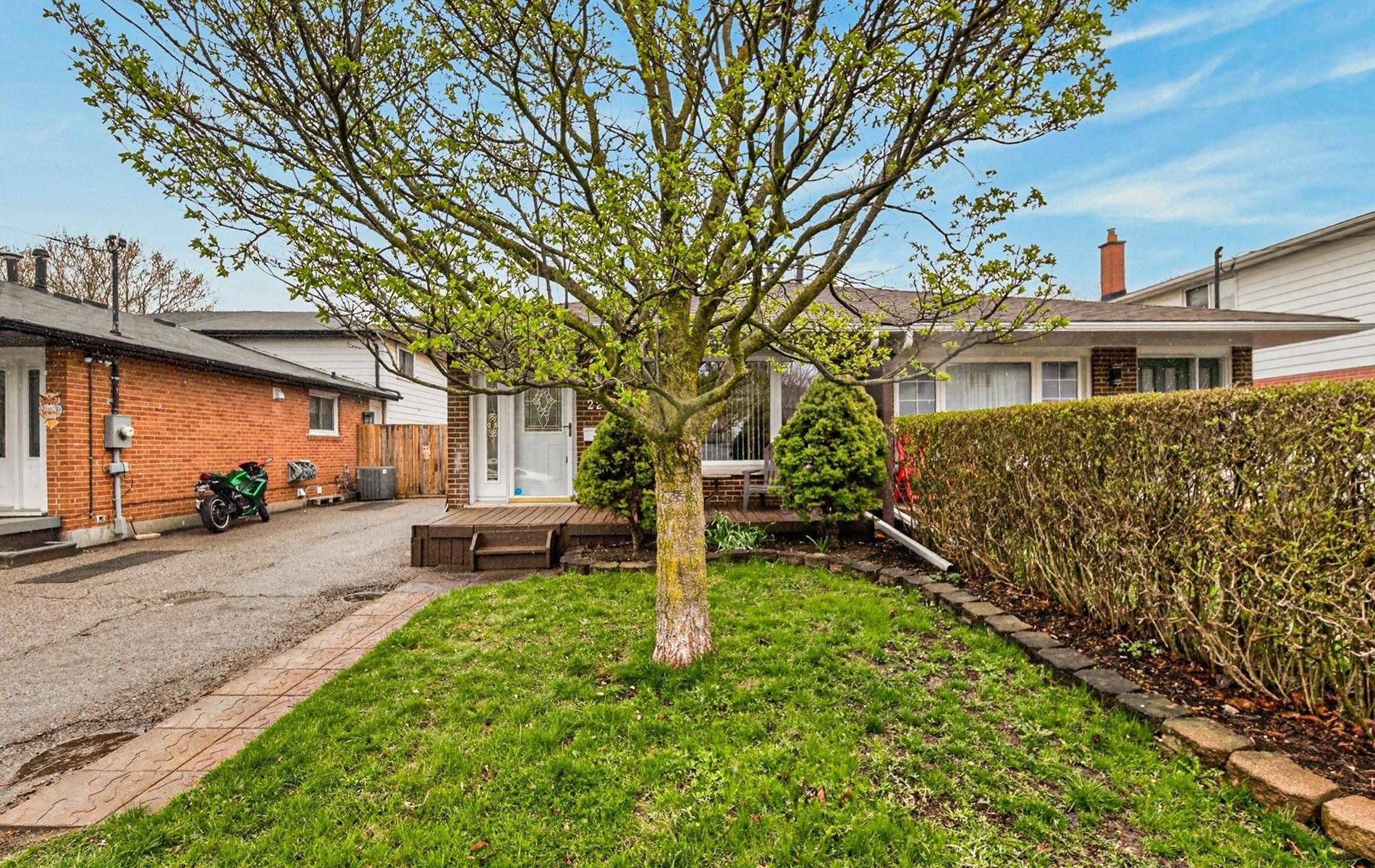 227 Durham ST, Oshawa, ON L1J 5R2
