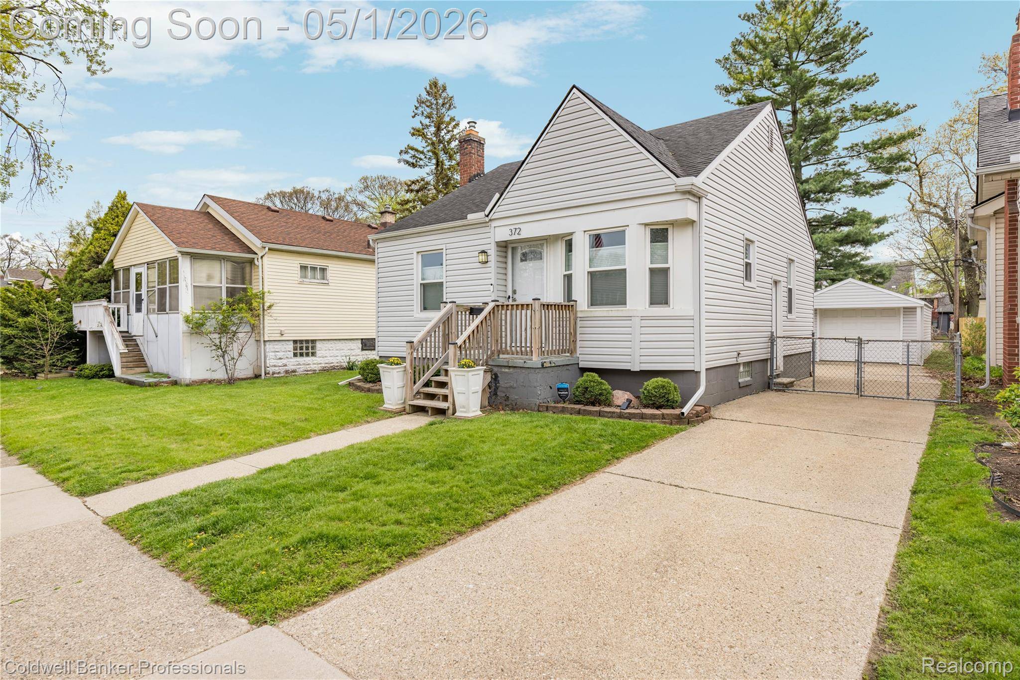 372 E Drayton ST, Ferndalecity_oakland, MI 48220