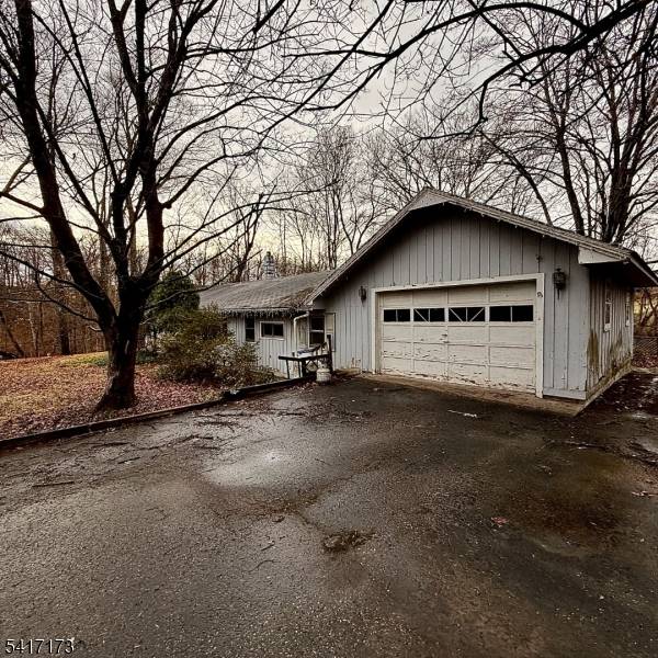 76 Valley View Rd, High Bridge Boro, NJ 08829