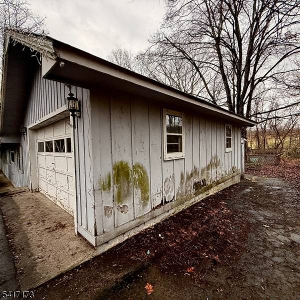 76 Valley View Rd, High Bridge Boro, NJ 08829
