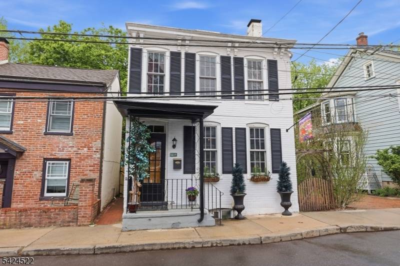 30 Swan St, Lambertville City, NJ 08530